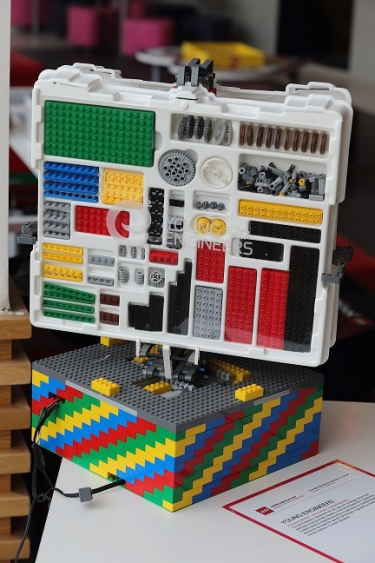 Superconstructorii LEGO
