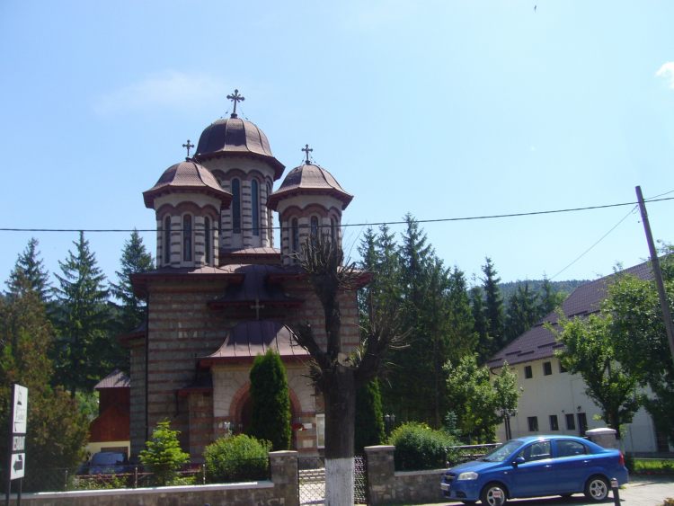 Biserica Sfinții Împărați Constantin și Elena 