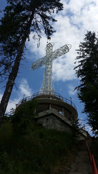 Crucea de la mănăstirea Piatra Fântânele