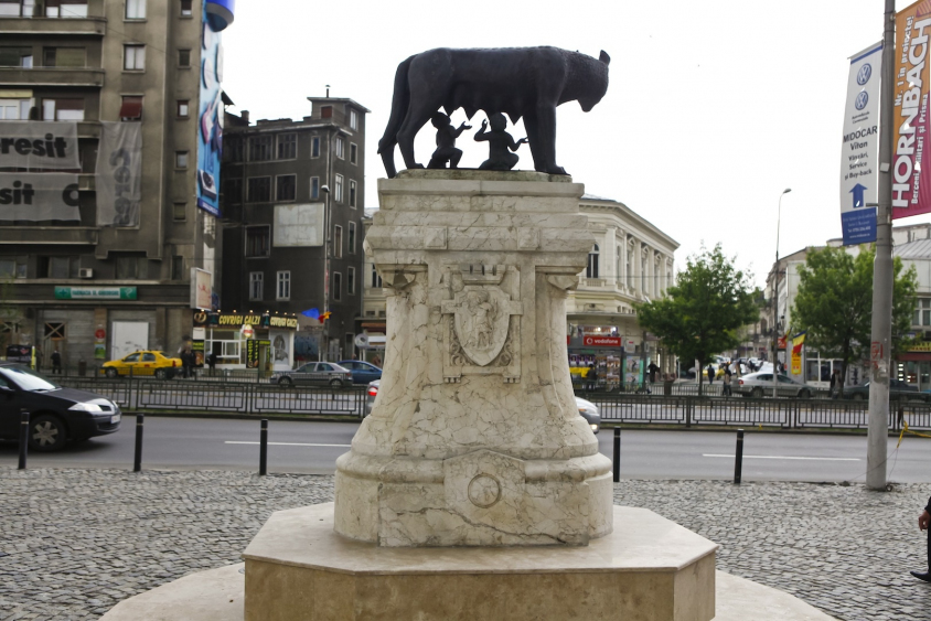Lupa Capitolina – cea mai plimbată statuie din București