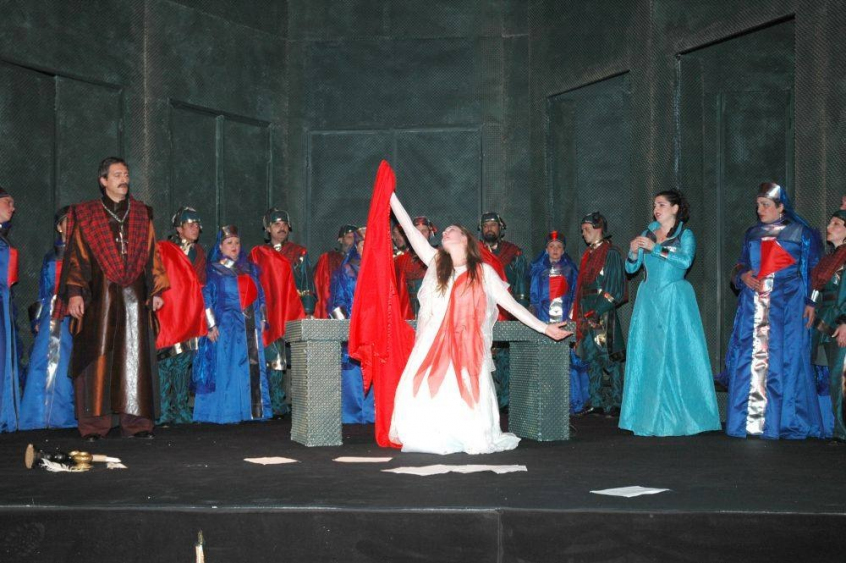 Spectacolul „Opera rediviva” în Piața Sfatului