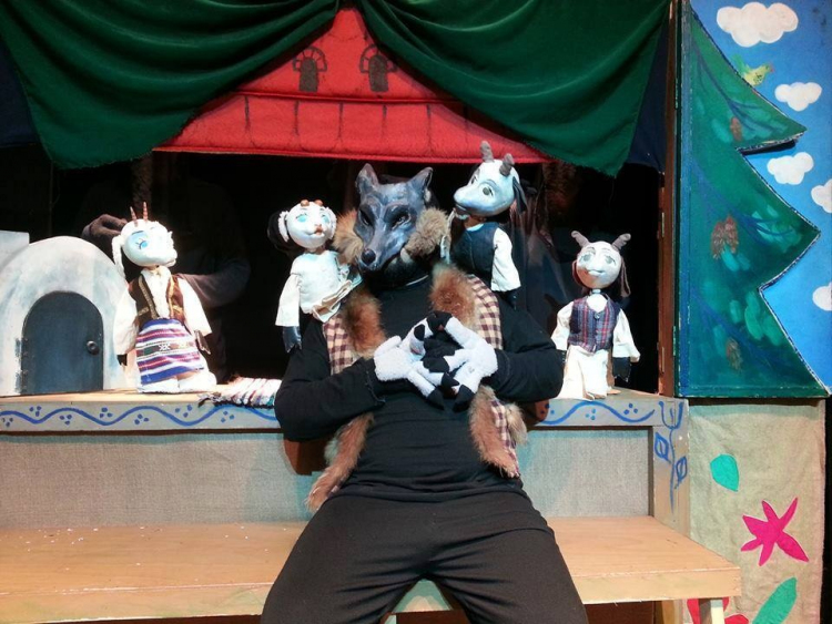 Teatrul de păpuși este o formă complementară de educație a micului spectator