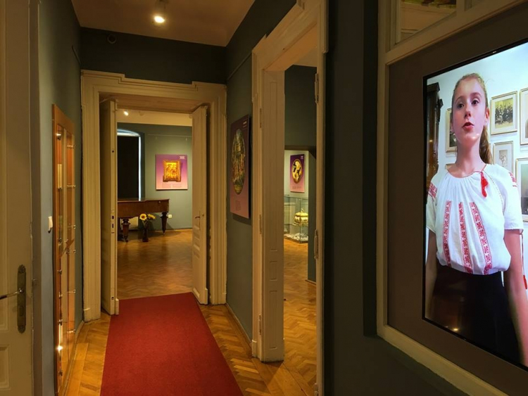 Expoziția „Comorile Peleșului” la Muzeul „Casa Mureșenilor”