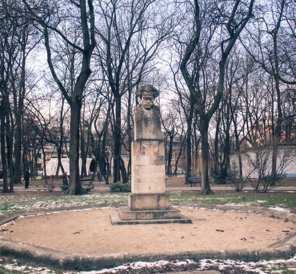 Statuia lui Barbu Ștefănescu Delavrancea