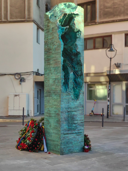 Monumentul de for public „Eroii martiri de la Sala Dalles”