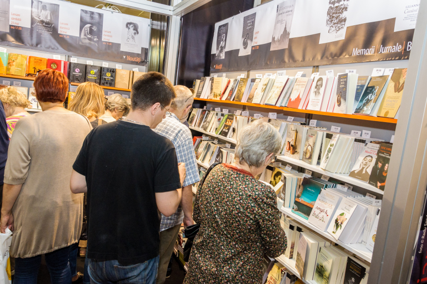 Imagini de la Bookfest 2015
