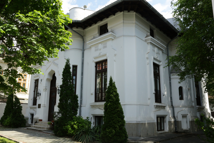 Institutul Balassi