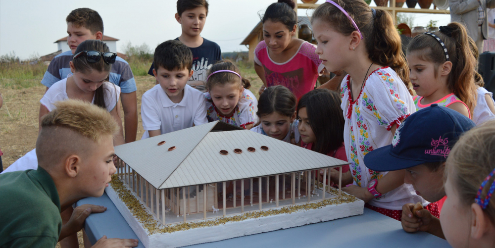 Școala de la Piscu: Locul în care te poți împrieteni cu patrimoniul