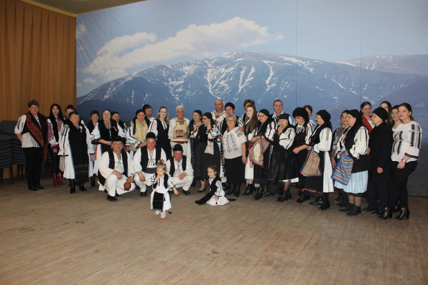 Șezătoarea de la Căminul Cultural din Racovița