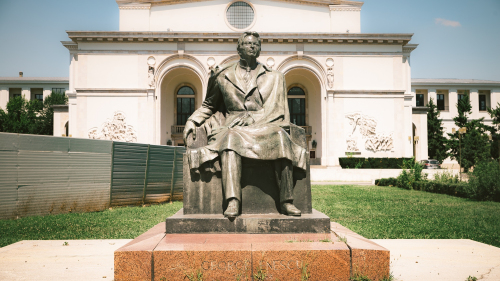 Statuia lui George Enescu (Operă)