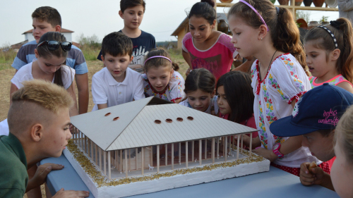 Școala de la Piscu: Locul în care te poți împrieteni cu patrimoniul